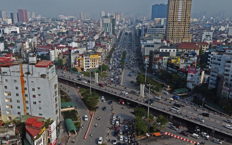 ha noi dieu chinh lai giao thong tren tuyen truong chinh dai la