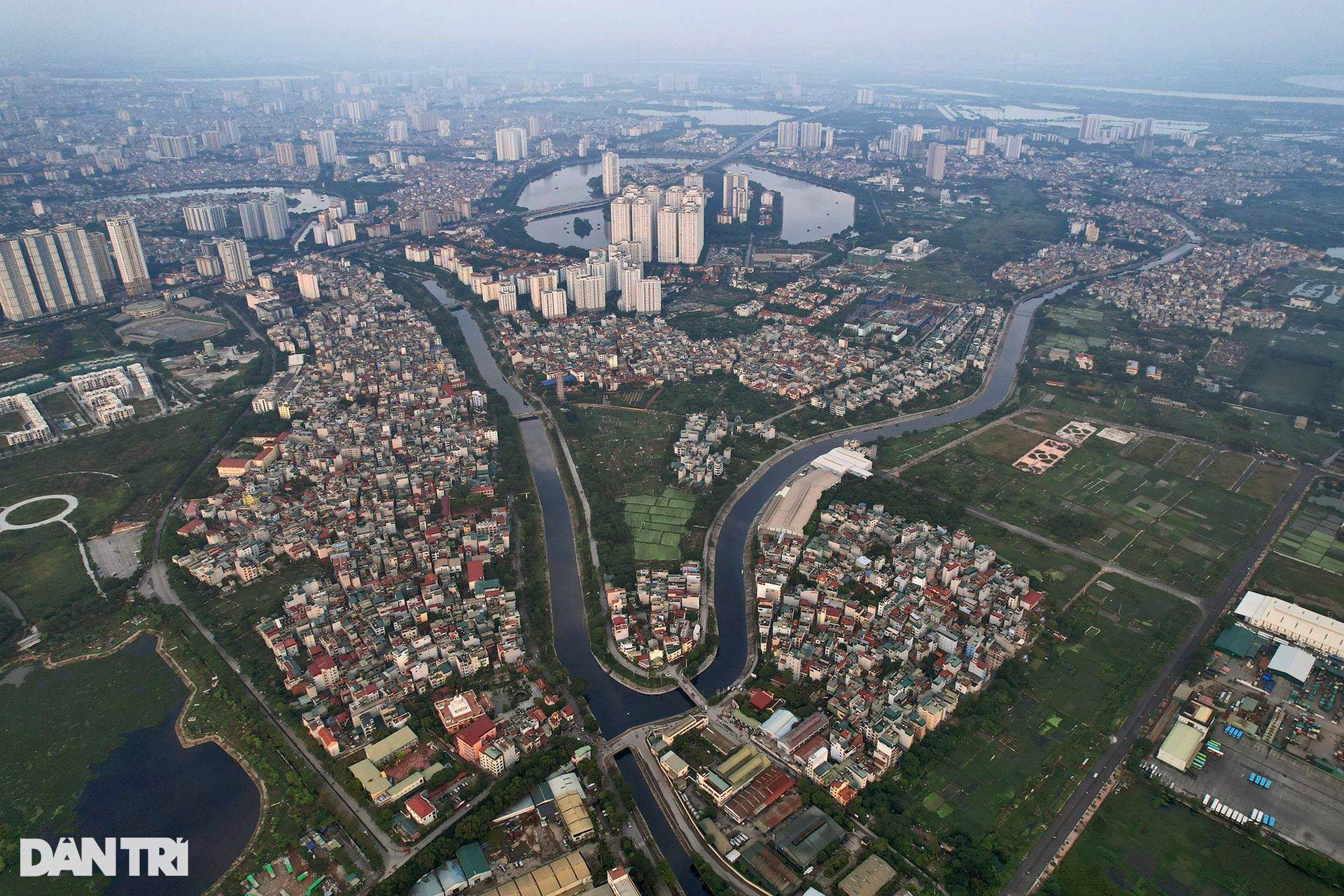 14km dong song chet to lich giua long thanh pho ha noi