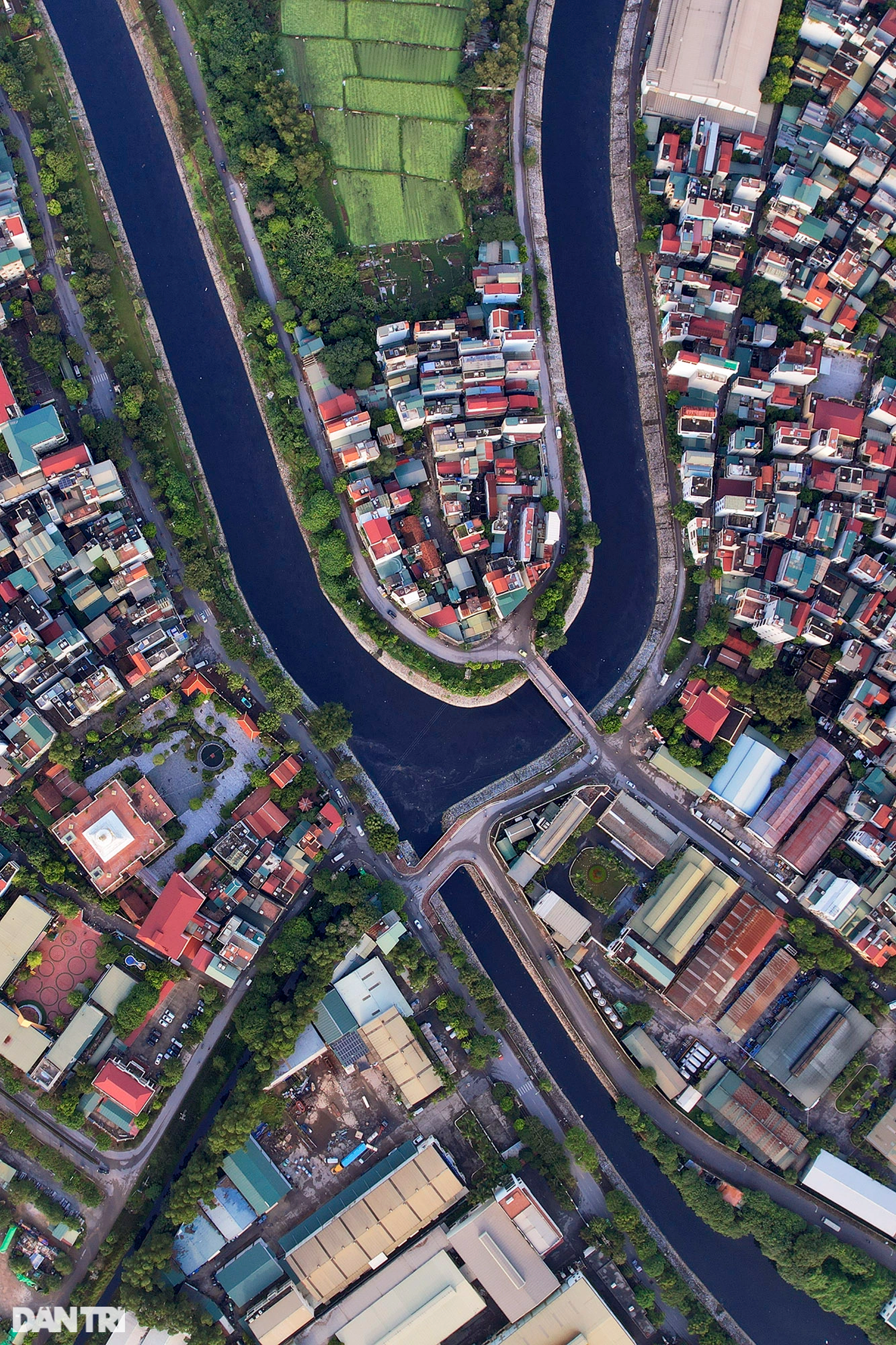 14km dong song chet to lich giua long thanh pho ha noi