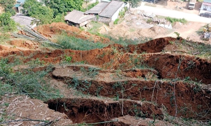 Quan Hóa (Thanh Hóa): Một trường mầm non phải dừng thi công vì sạt lở khoảng 8.000m3 đất