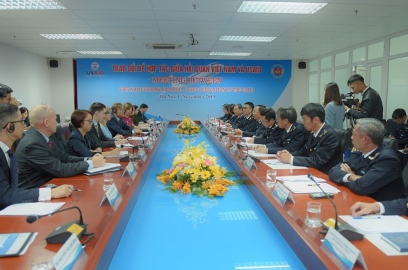 Hải quan Việt Nam và USAID hợp tác chống gian lận xuất xứ và chuyển tải bất hợp pháp