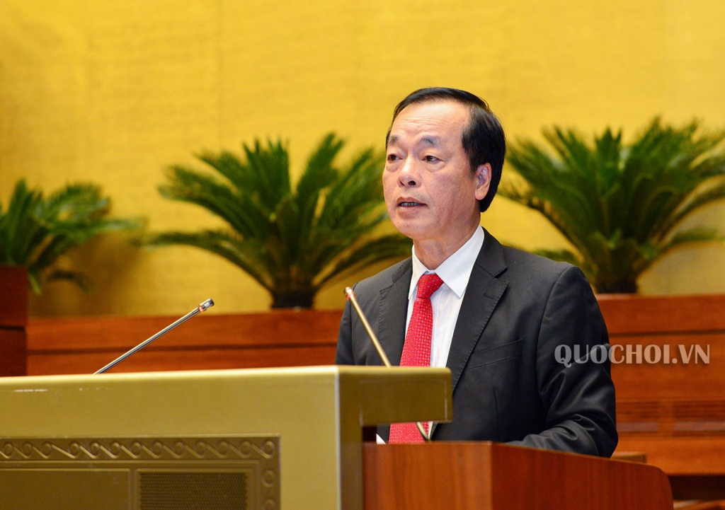 Bộ trưởng Phạm Hồng Hà trình bày tờ trình trước Quốc hội về Dự án Luật Xây dựng sửa đổi
