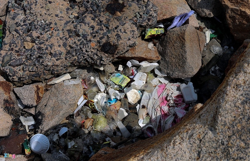 Dự án 33 triệu USD lấn vịnh Nha Trang thành nơi đổ rác, hút chích 