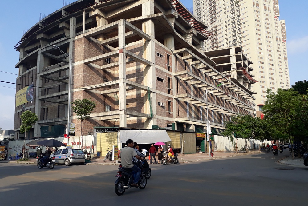 Dự án Hanoi Time Tower: Xây dựng dang dở, chủ đầu tư tận dụng mặt bằng để sản xuất kinh doanh