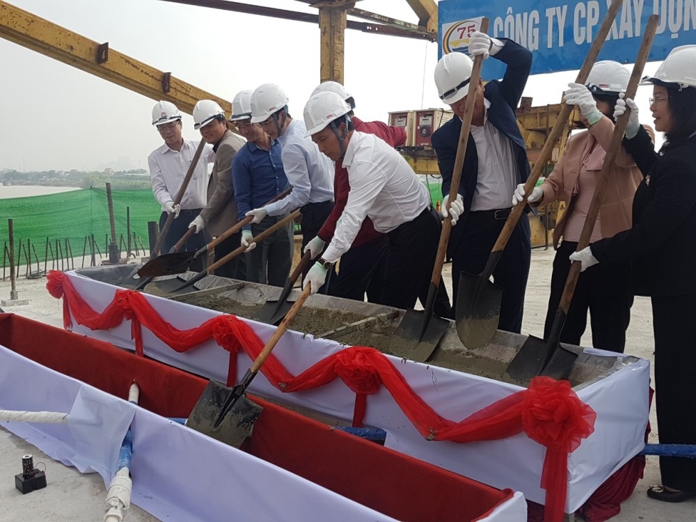 Quảng Ninh: Hợp long cầu Triều
