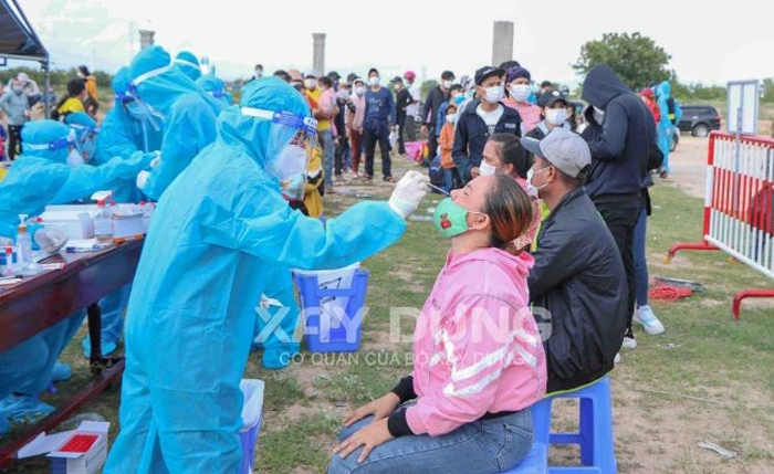 Ninh Thuận: Tổ chức xét nghiệm phòng, chống dịch Covid-19 trong công trường xây dựng