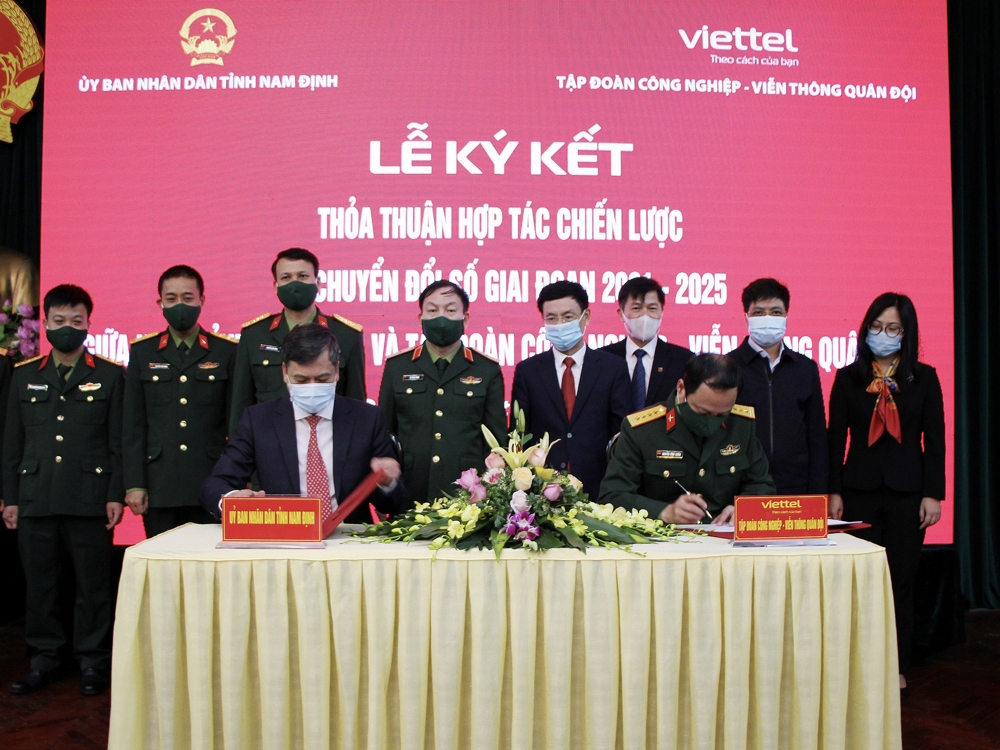 Viettel ký thỏa thuận thuận hợp tác chiến lược về chuyển đổi số với tỉnh Nam Định
