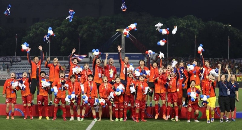 Hưng Thịnh Corp thưởng nóng 1 tỷ đồng cho đội tuyển bóng đá nữ Việt Nam
