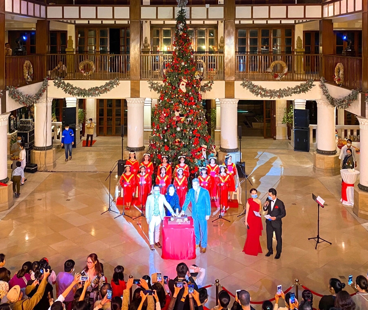 Khởi động mùa Giáng sinh an lành tại Khu nghỉ mát Furama Resort Đà Nẵng