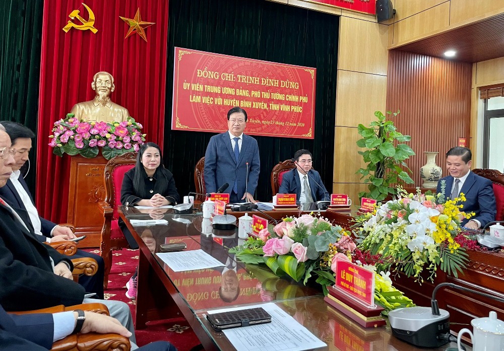 Phó Thủ tướng Trịnh Đình Dũng làm việc với huyện Bình Xuyên