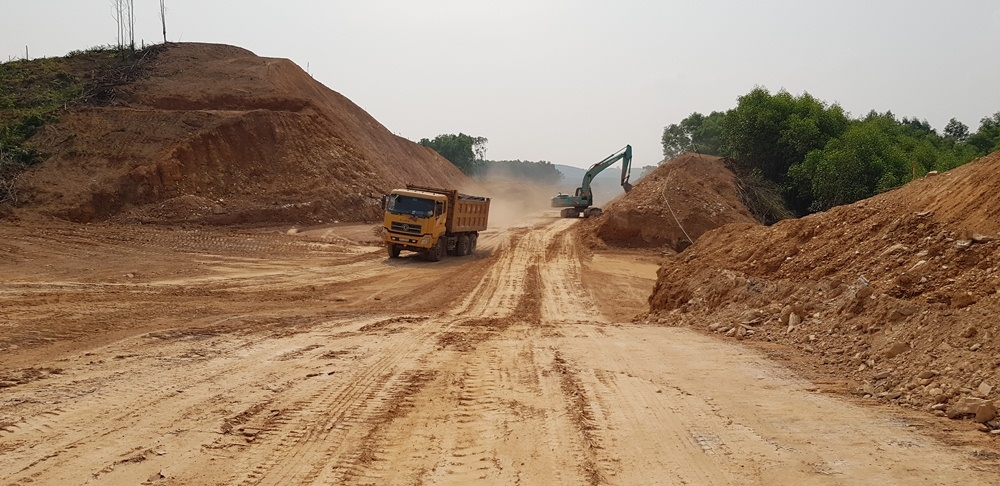Thừa Thiên - Huế: Dự án cao tốc La Sơn - Cam Lộ thiếu nguồn đất đắp nền, nguy cơ chậm tiến độ