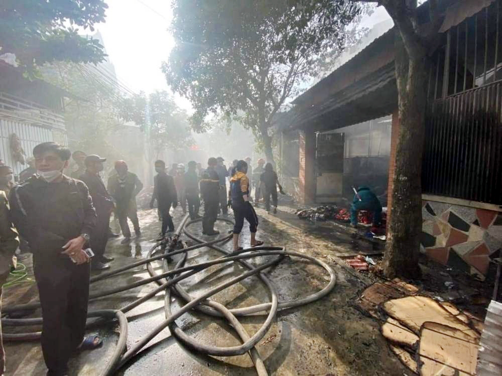 Thành phố Vinh: Cháy nhà lúc giữa trưa, thiêu rụi nhiều tài sản