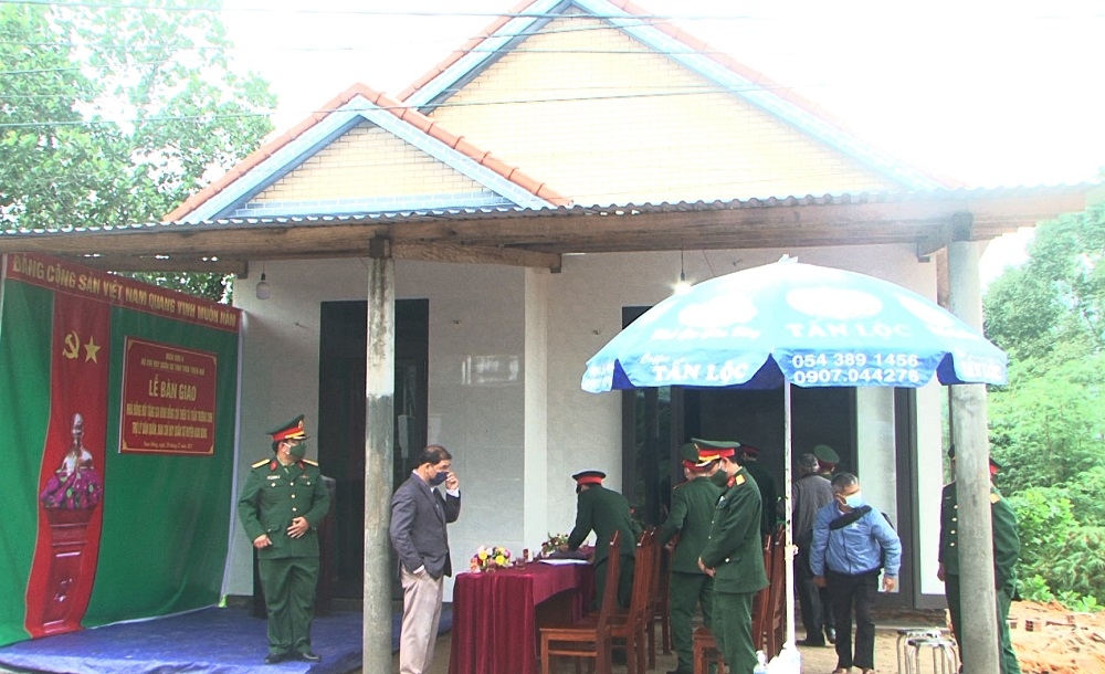 Thừa Thiên - Huế: Bộ Quốc phòng bàn giao “Nhà đồng đội” cho cán bộ sĩ quan