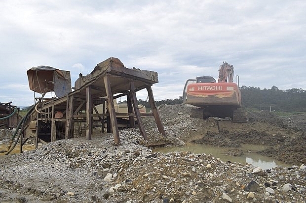 lam dong tiep dien tinh trang khai thac quang vang trai phep