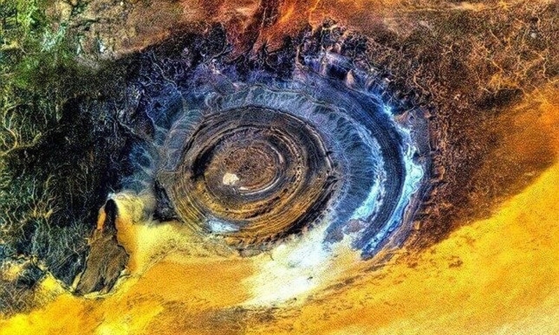 Bí ẩn về 'con mắt khổng lồ' giữa sa mạc Sahara