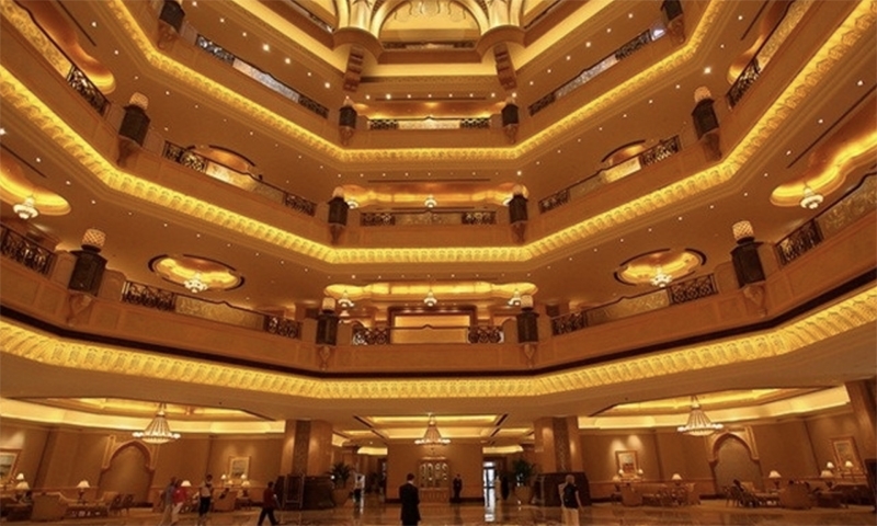 Bên trong khách sạn 7 sao xa xỉ nhất thế giới ở Dubai