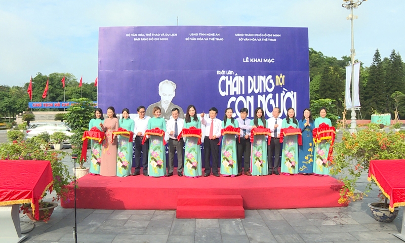 Nghệ An: Triển lãm chuyên đề “Hồ Chí Minh – Chân dung một con người”