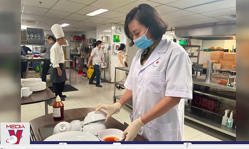 Phát hiện vi phạm an toàn thực phẩm tại khách sạn 5 sao tại Hà Nội