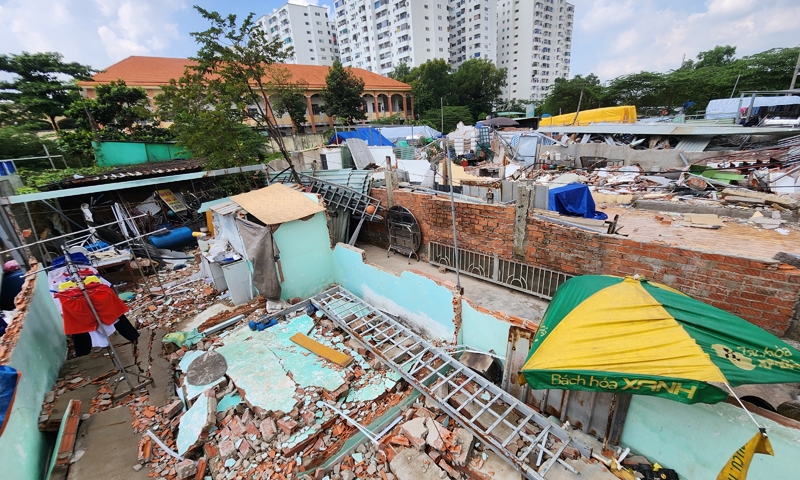 TP Hồ Chí Minh: Cận cảnh 150 căn nhà xây trái phép ở quận Bình Tân buộc phải phá dỡ