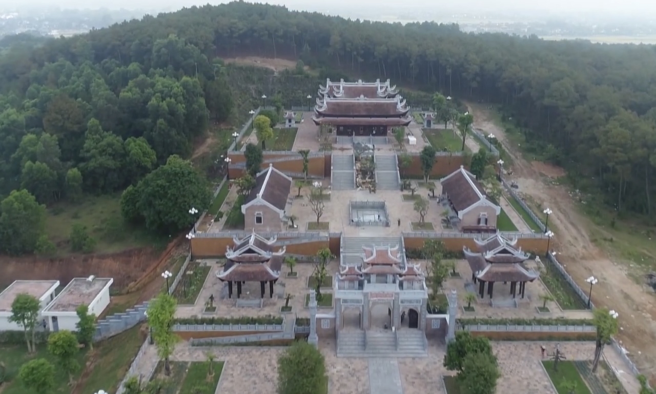 Đền Chung Sơn – Nơi thờ tự người thân trong gia đình Bác
