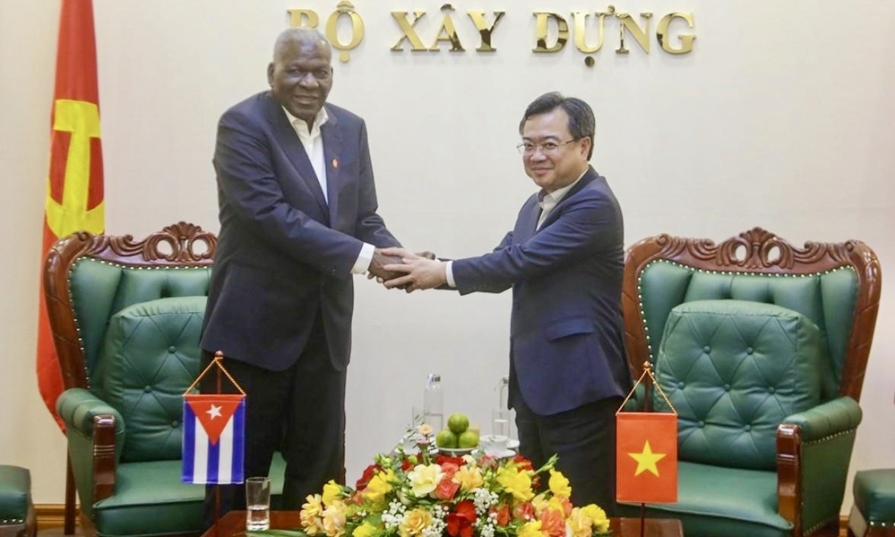 Chủ tịch Quốc hội Cuba thăm và làm việc với Bộ Xây dựng Việt Nam