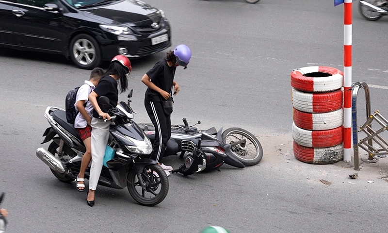 Lợi bất cập hại vì dải phân cách cứng trên đường Nguyễn Trãi